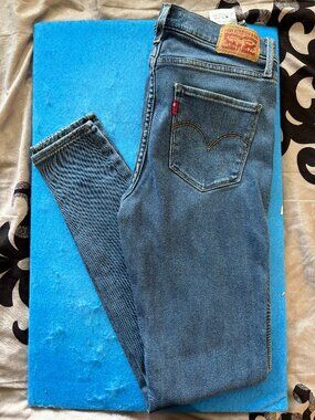 Levi's 720 High Rise Super Skinny, Size 27